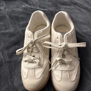 Dolce Vita Cream Sneakers